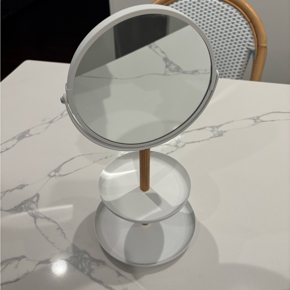 Makeup table mirror - Picture 2 of 3